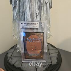 BGS 8.5 nm+ Magic the Gathering-Mount Doom (Borderless Poster)(Foil)