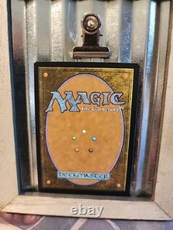 MTG Masterpiece Series Kaladesh Inventions (MPS) Lightning Greaves NM