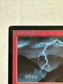 Magic the Gathering Beta Lightning Bolt NM